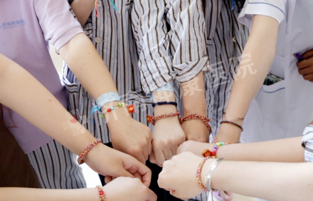 【浓情端午】尽情“放粽”庆端午,五彩手绳送祝福